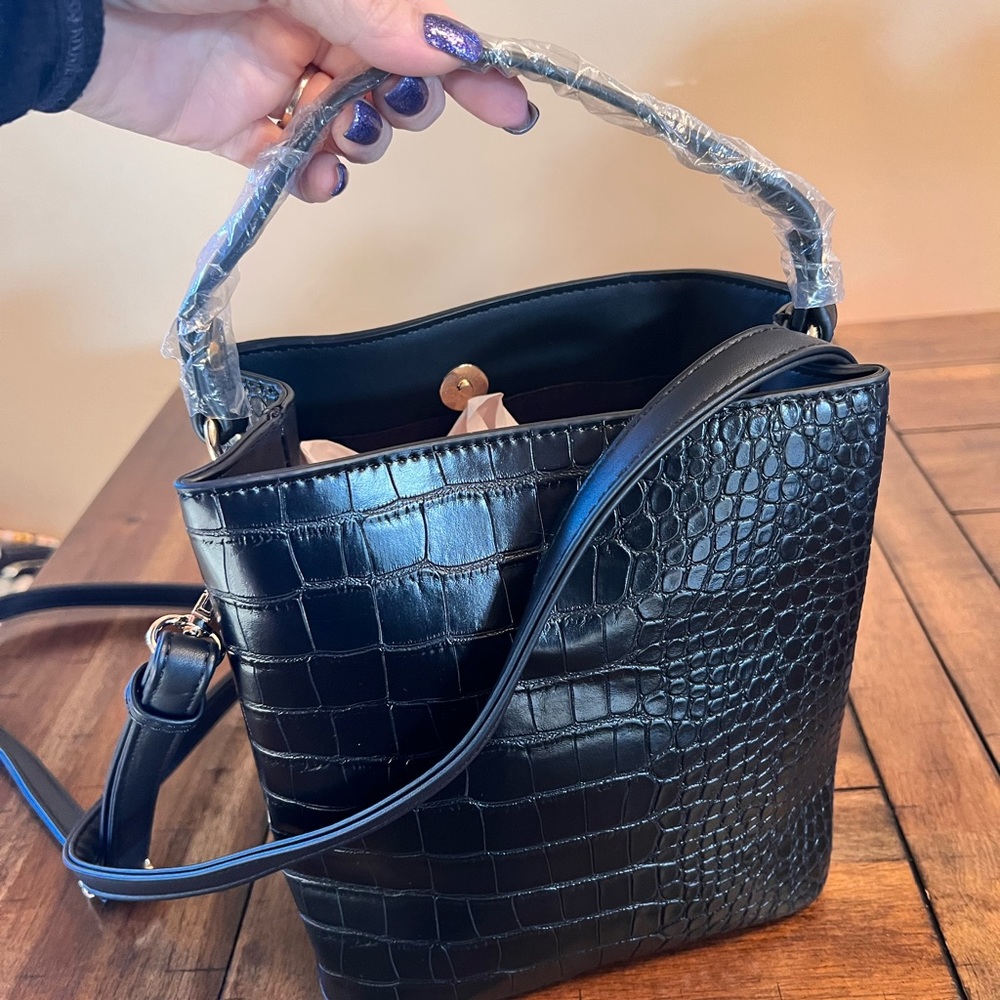 NWT AOTA Elegant Black Crocodile-Embossed Crossbody Bag